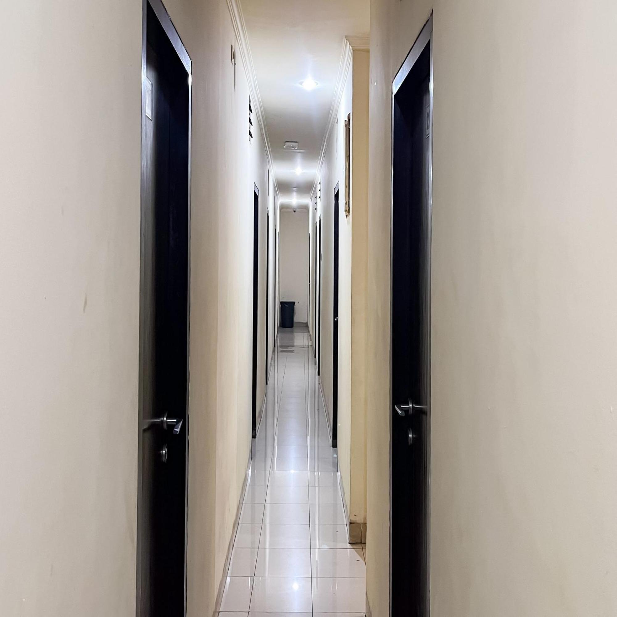 Arcadia Rooms Redpartner Джакарта Екстер'єр фото