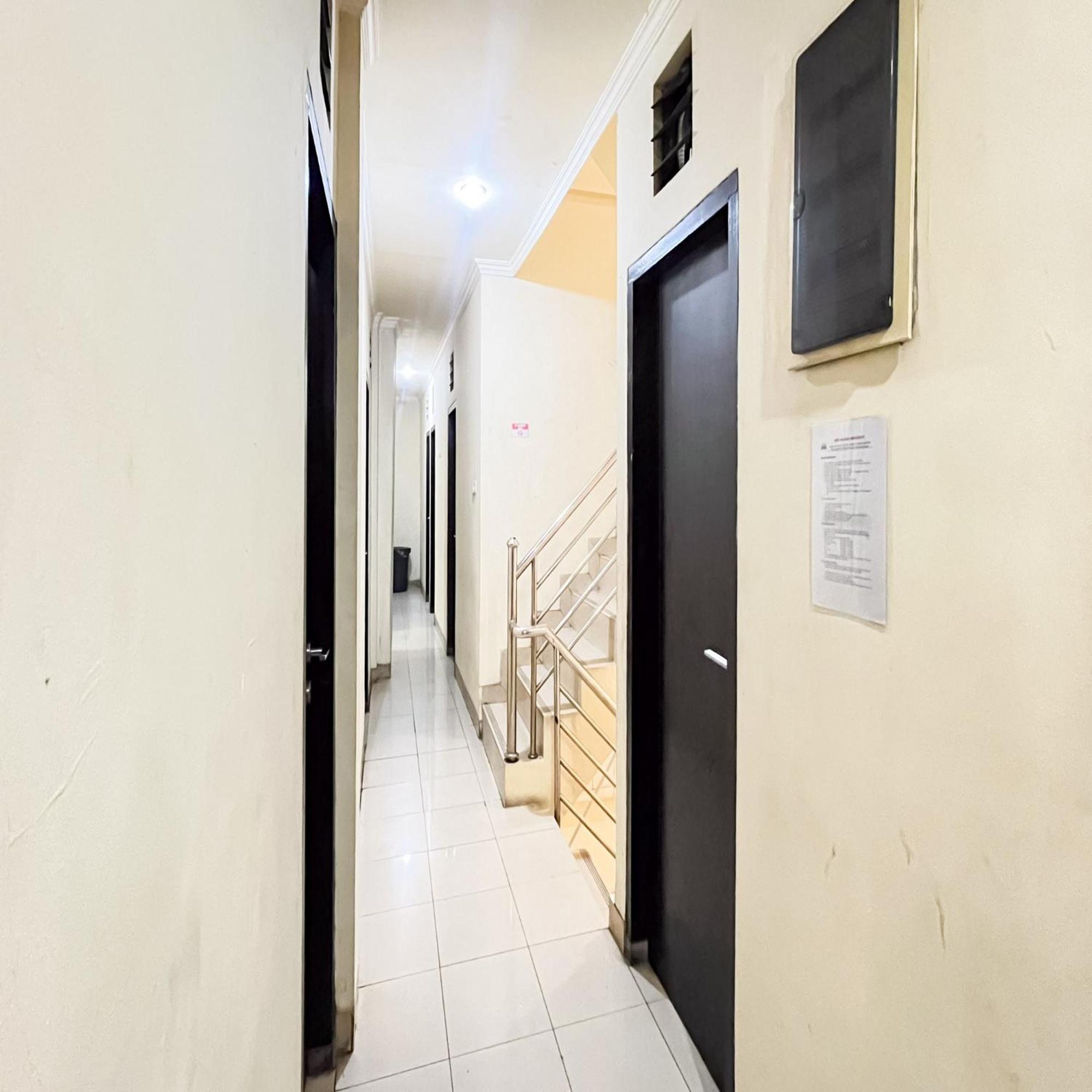 Arcadia Rooms Redpartner Джакарта Екстер'єр фото